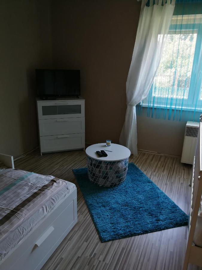 Zso-Ze Apartman Tiszafured Exterior photo